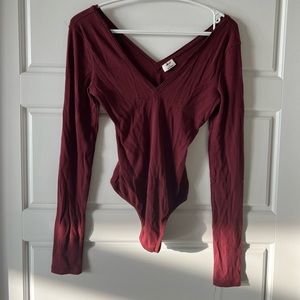 Aritzia Wilfred ribbed body suit, size medium, dark pink